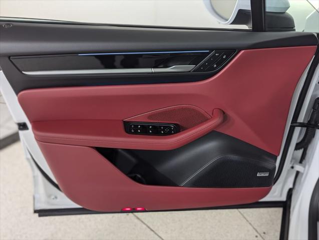 2025 Porsche Macan Electric 4
