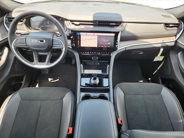 2026 Jeep Grand Cherokee L Altitude 4x2