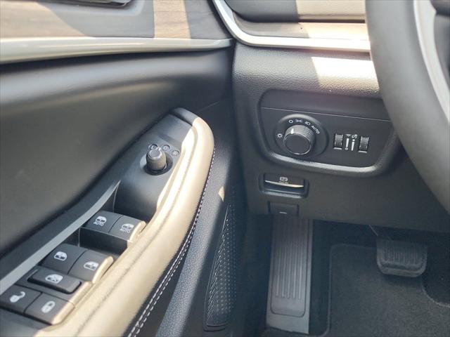 2026 Jeep Grand Cherokee L Altitude 4x2