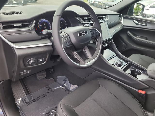 2026 Jeep Grand Cherokee Altitude 4x2