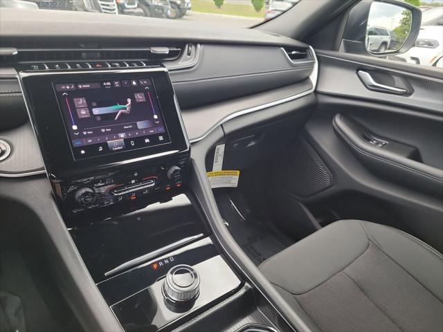 2026 Jeep Grand Cherokee Altitude 4x2