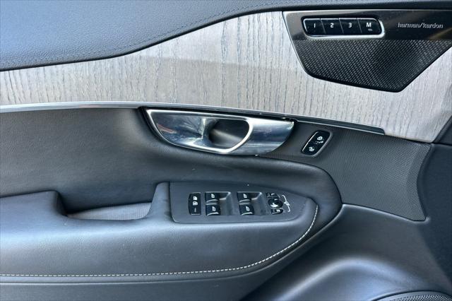 2023 Volvo XC90 Recharge T8 Ultimate Bright Theme 7-Seater