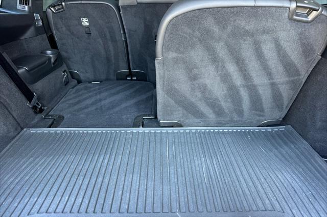 2023 Volvo XC90 Recharge T8 Ultimate Bright Theme 7-Seater