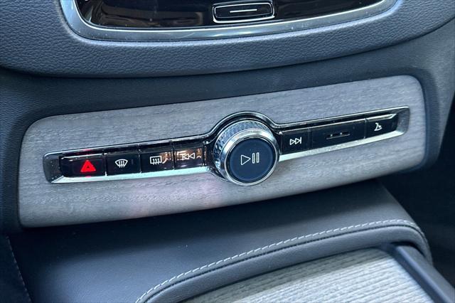 2023 Volvo XC90 Recharge T8 Ultimate Bright Theme 7-Seater