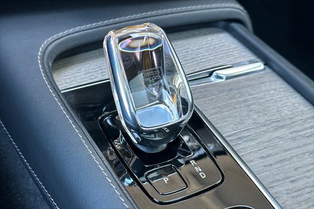 2023 Volvo XC90 Recharge T8 Ultimate Bright Theme 7-Seater