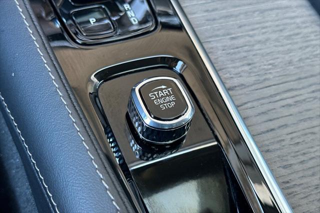 2023 Volvo XC90 Recharge T8 Ultimate Bright Theme 7-Seater