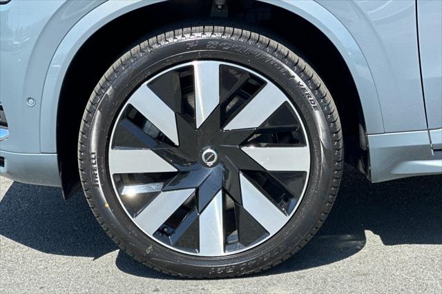 2023 Volvo XC90 Recharge T8 Ultimate Bright Theme 7-Seater