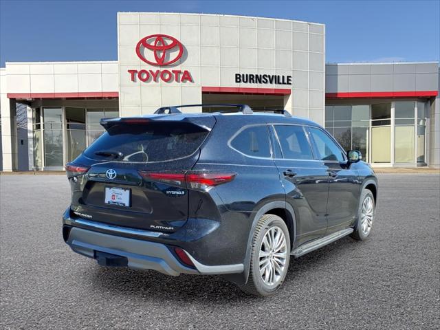 2024 Toyota Highlander Hybrid Platinum