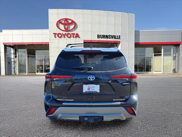 2024 Toyota Highlander Hybrid Platinum