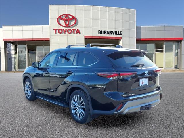 2024 Toyota Highlander Hybrid Platinum