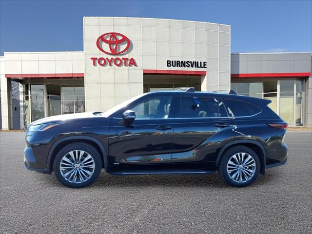 2024 Toyota Highlander Hybrid Platinum