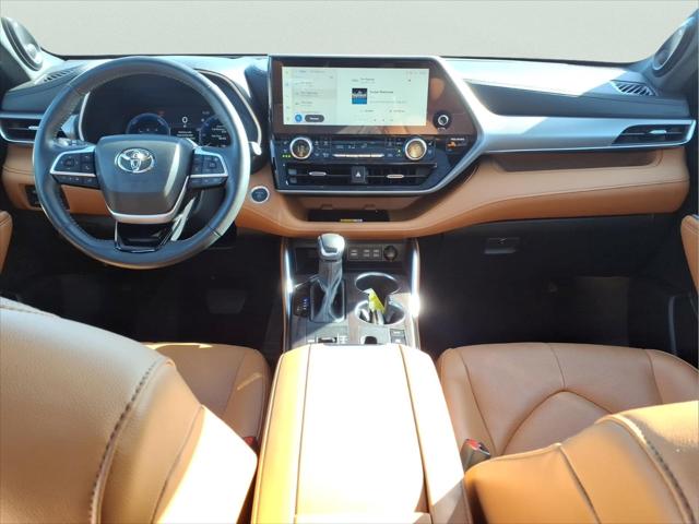 2024 Toyota Highlander Hybrid Platinum