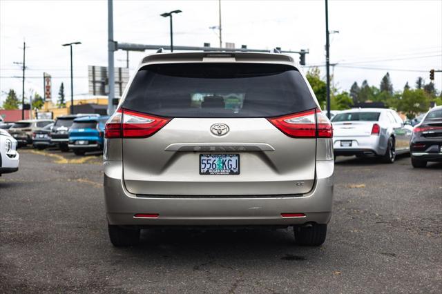 2017 Toyota Sienna LE 8 Passenger