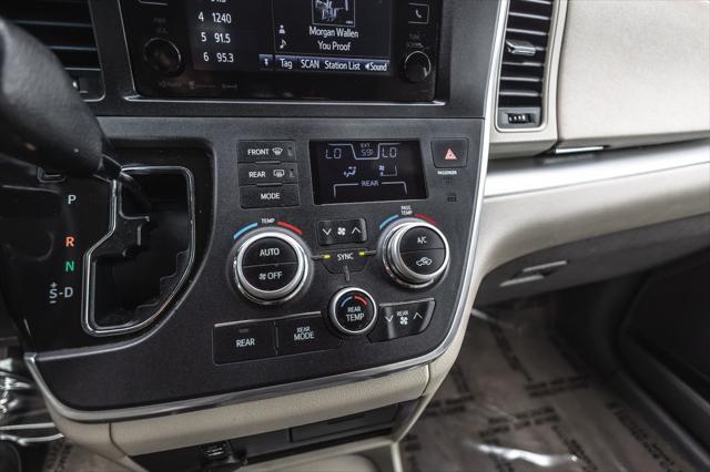 2017 Toyota Sienna LE 8 Passenger