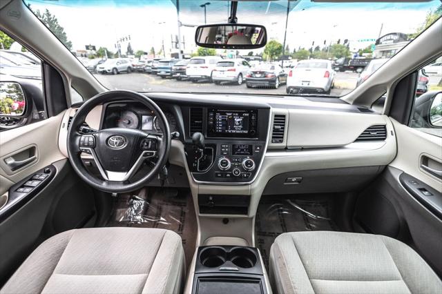 2017 Toyota Sienna LE 8 Passenger