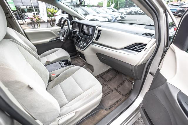 2017 Toyota Sienna LE 8 Passenger