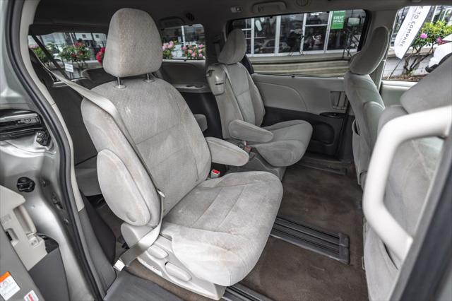 2017 Toyota Sienna LE 8 Passenger