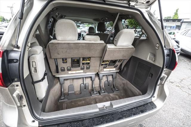 2017 Toyota Sienna LE 8 Passenger
