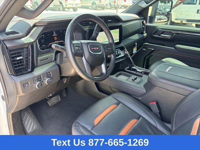 2025 GMC Sierra 2500HD 4WD Crew Cab Standard Bed AT4