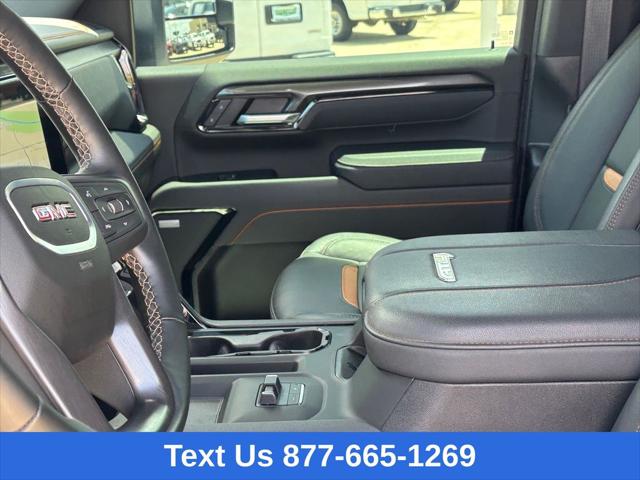 2025 GMC Sierra 2500HD 4WD Crew Cab Standard Bed AT4