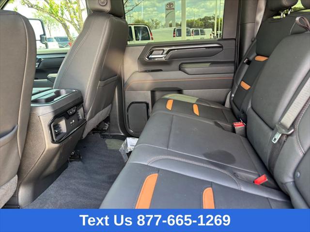 2025 GMC Sierra 2500HD 4WD Crew Cab Standard Bed AT4
