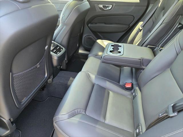 2026 Volvo XC60 B5 Ultra Black Edition