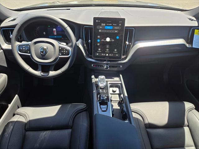 2026 Volvo XC60 B5 Ultra Black Edition