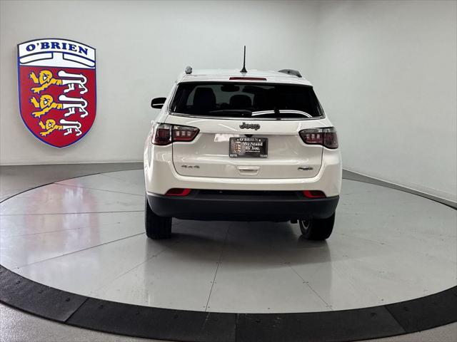 2022 Jeep Compass Latitude Lux 4x4
