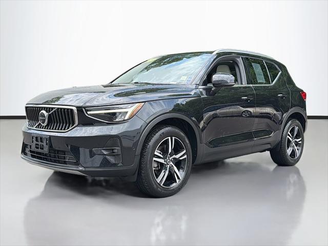 2023 Volvo XC40 B5 Plus Bright Theme