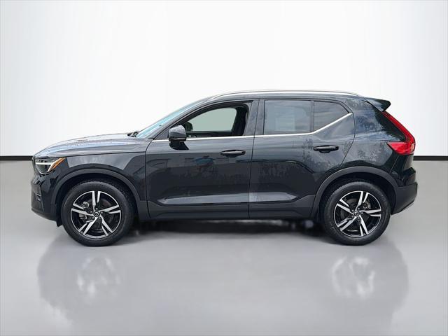 2023 Volvo XC40 B5 Plus Bright Theme