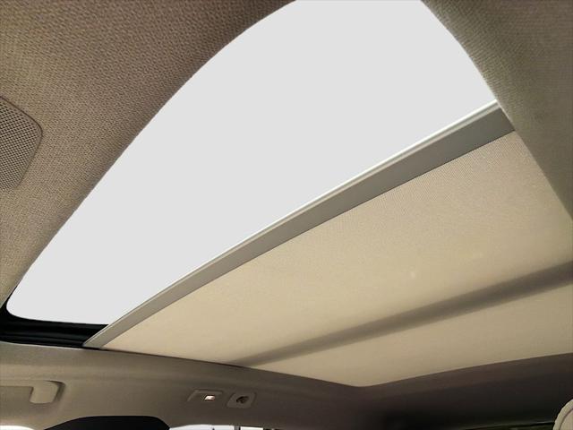2023 Volvo XC40 B5 Plus Bright Theme
