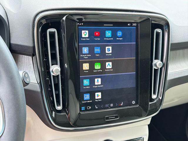 2023 Volvo XC40 B5 Plus Bright Theme