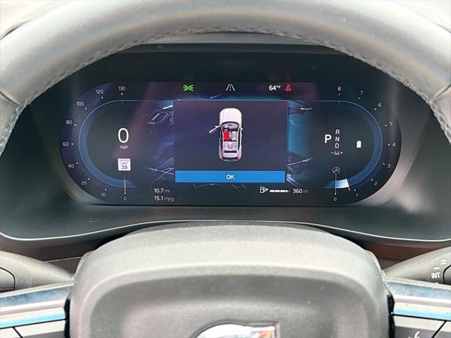 2023 Volvo XC40 B5 Plus Bright Theme
