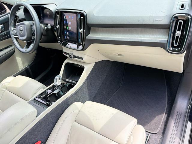 2023 Volvo XC40 B5 Plus Bright Theme