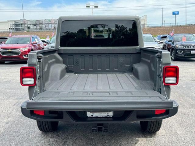 2022 Jeep Gladiator Overland