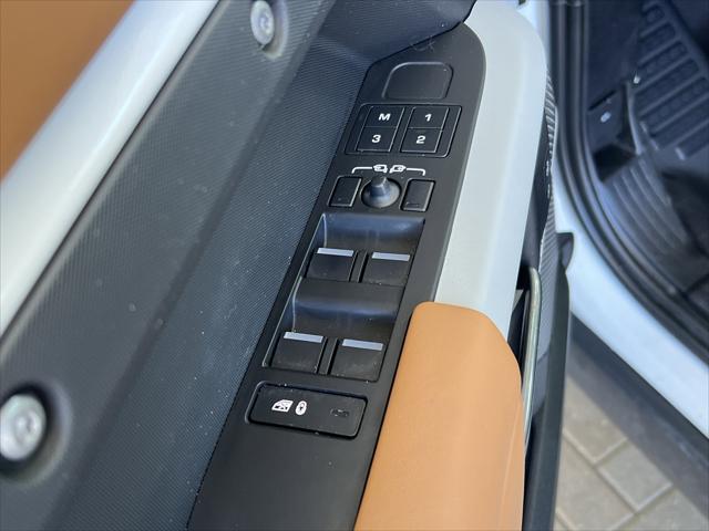 2023 Land Rover Defender 110 SE