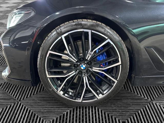 2022 BMW 5 Series M550i xDrive Sedan 4D