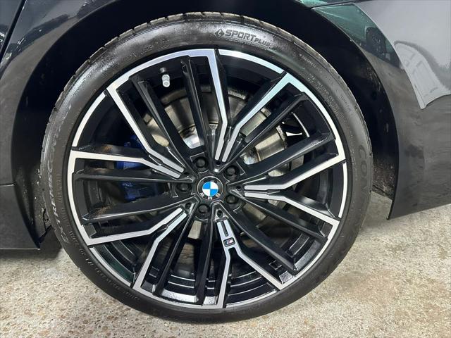 2022 BMW 5 Series M550i xDrive Sedan 4D