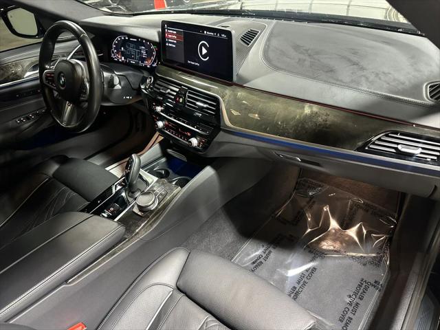 2022 BMW 5 Series M550i xDrive Sedan 4D