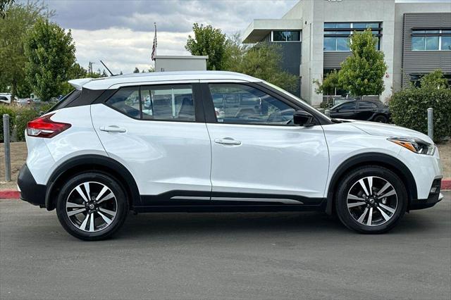 2020 Nissan Kicks SR