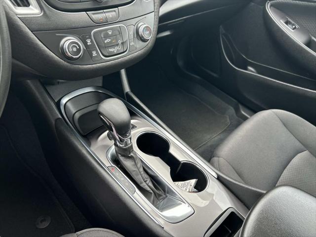 2022 Chevrolet Malibu FWD 1FL