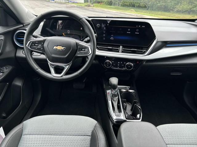 2025 Chevrolet Trax FWD LT