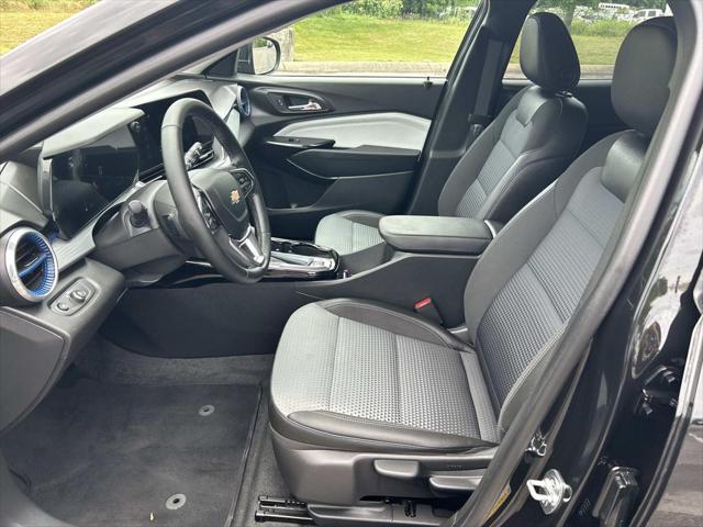2025 Chevrolet Trax FWD LT