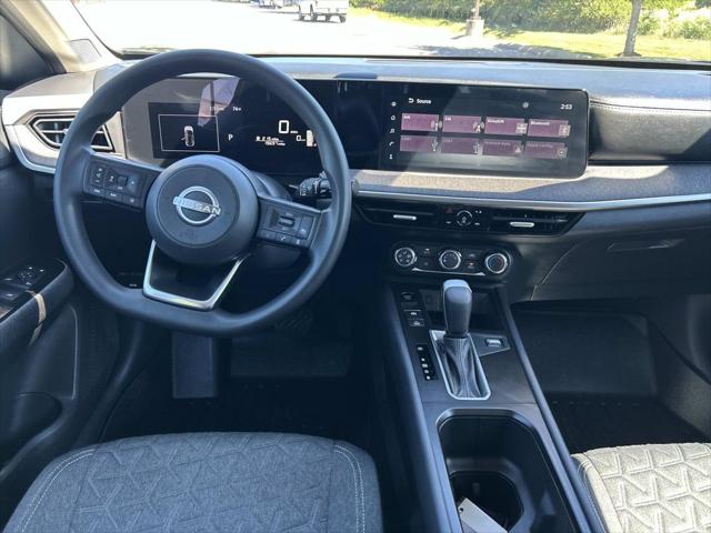 2025 Nissan Kicks SV FWD