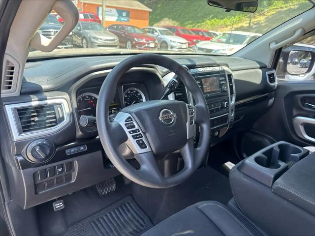 2017 Nissan Titan SV