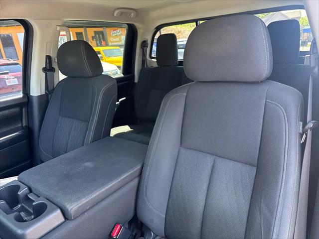 2017 Nissan Titan SV