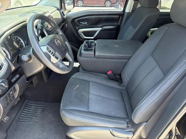2017 Nissan Titan SV