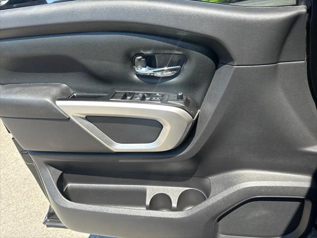 2017 Nissan Titan SV