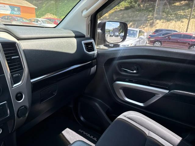 2017 Nissan Titan SV