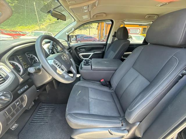 2017 Nissan Titan SV